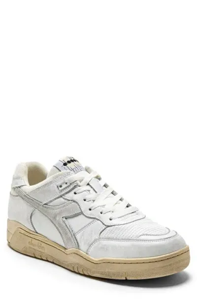 Diadora B. 560 Used Sneaker In White