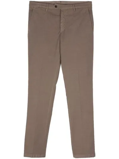 Drumohr Tapered Chinos In Brown