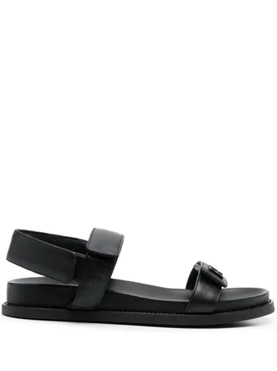 E 'clat Leather Flat Sandals In Black