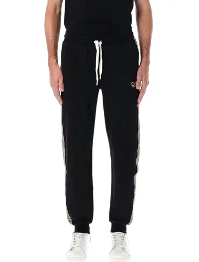 Ea7 Emporio Armani Jogging In Black