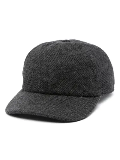 Eleventy Knitted Cap In Black