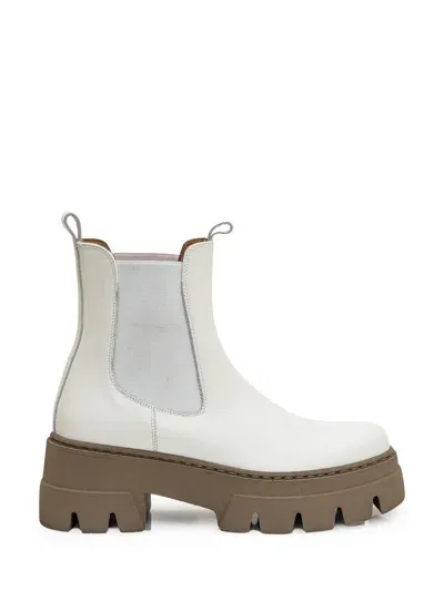 Ennequadro Leather Boot In White