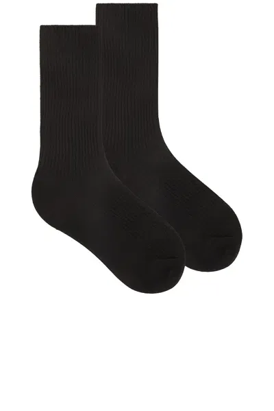 Éterne Classic Rib Socks In Black