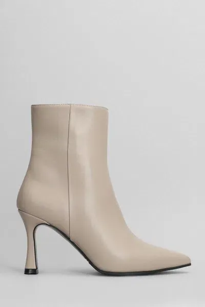 Evaluna High Heels Ankle Boots In Beige