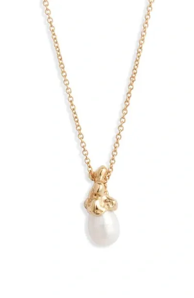 Faris Sophia Freshwater Pearl Pendant Necklace In Gold