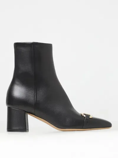 Ferragamo Woman Bootie With Gancini Ornament In Schwarz