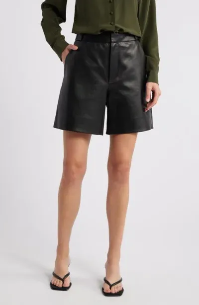 Frame Easy Leather Shorts In Black