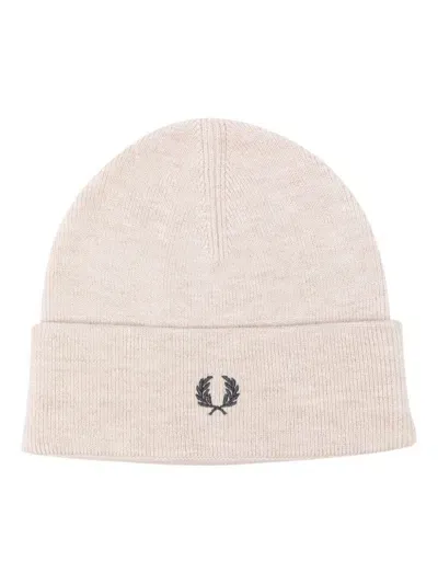 Fred Perry Embroidered-logo Beanie Hat In Nude