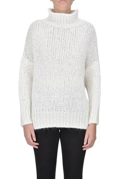 Frnch Turtleneck Pullover In White