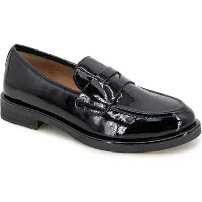 Gentle Souls By Kenneth Cole Cybil Loafer In Black Patent