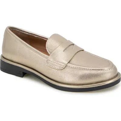 Gentle Souls By Kenneth Cole Cybil Loafer In Gravel Leather