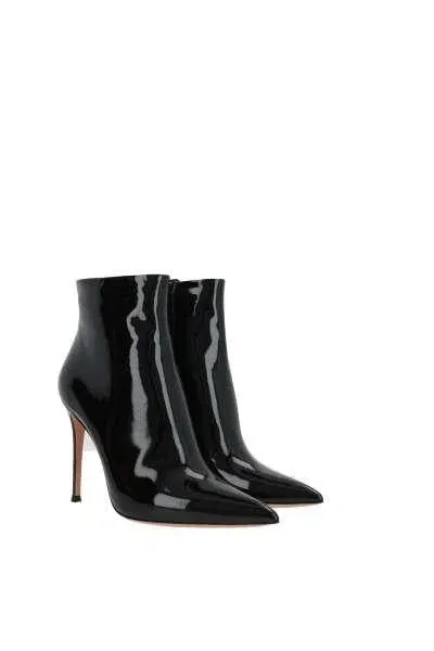 Gianvito Rossi Boots In Black