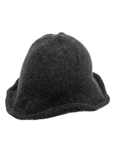 Goen J Knitted Bucket Hat In Grey