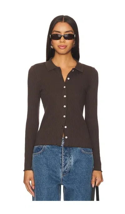 Goldie Long Sleeve Classic Crew Top In Coffee