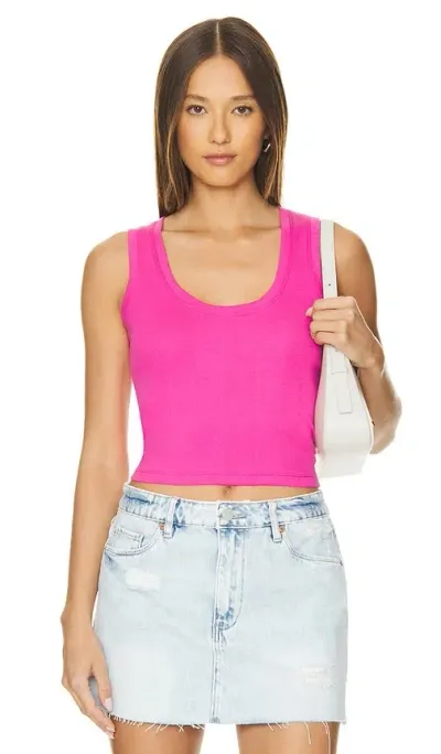 Goldie Rib Crop Tank Top In Raspberry