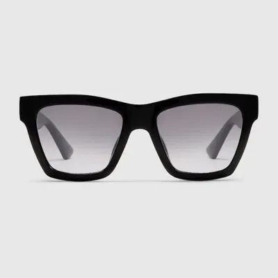 Gucci Cat Eye Sunglasses In Black