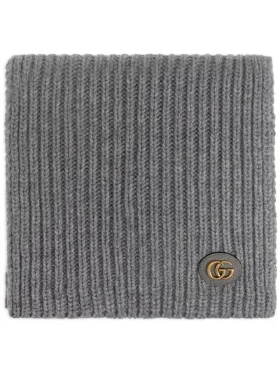 Gucci Logo-patch Knit Scarf In Grey