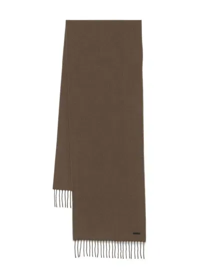 Hugo Boss Logo-patch Fringed Scarf In Green