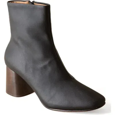 Huma Blanco Harlow Boot In Coal