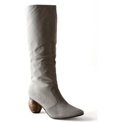 Huma Blanco Quinn Boot In Grey Suede