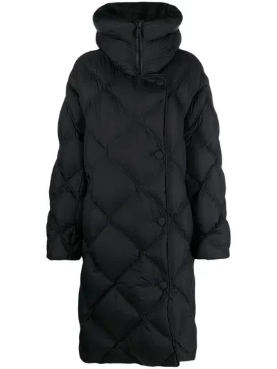 Ienki Ienki Diamond-quilted Goose-down Coat In Black