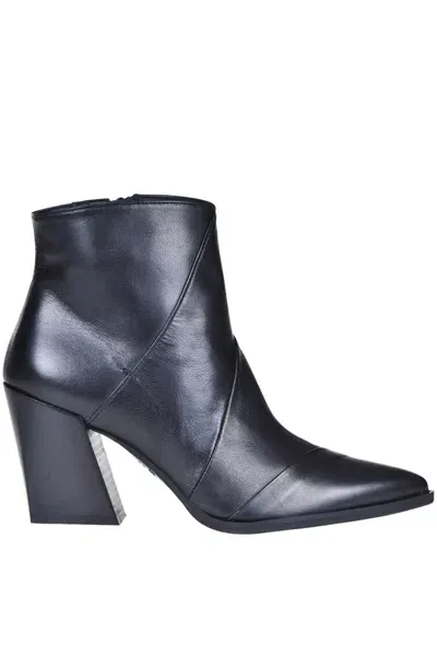 Jeannot Leather Texan Ankle Boots In Black