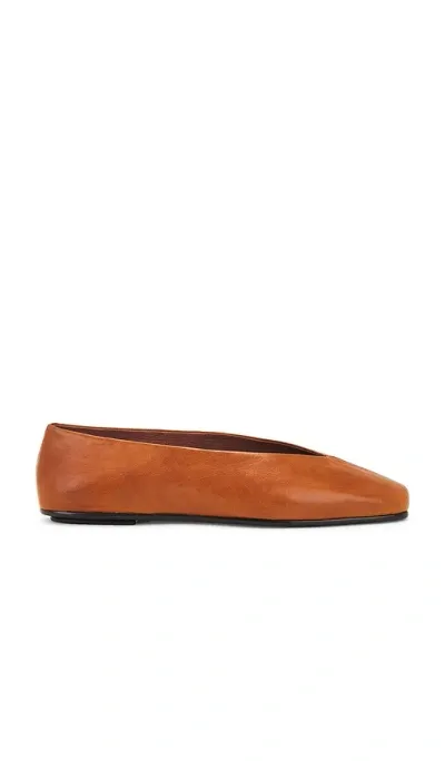 Jeffrey Campbell Fathom Flat In 탠