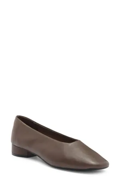 Jeffrey Campbell Trustee Pump In Khaki