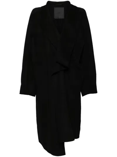 Jnby Pleated-detail Long Coat In Black