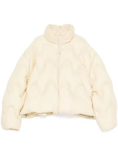 Jnby Wavy Line Puffer Jacket In Neutral