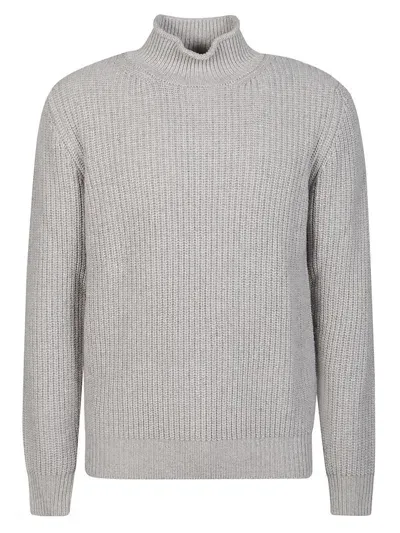 Kangra Turtle Neck Sweater In White