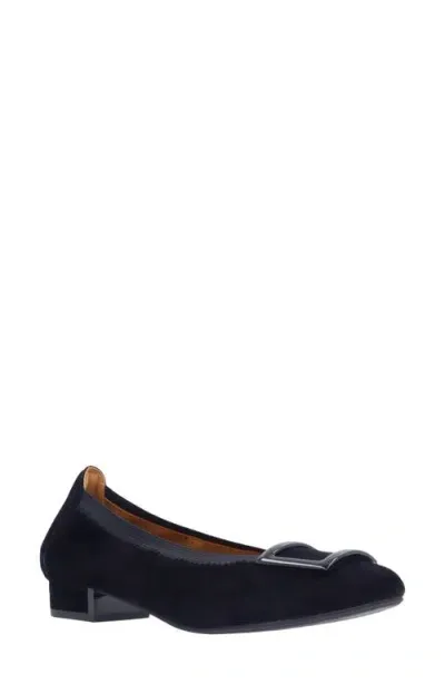 L'amour Des Pieds Floella Buckle Pump In Black