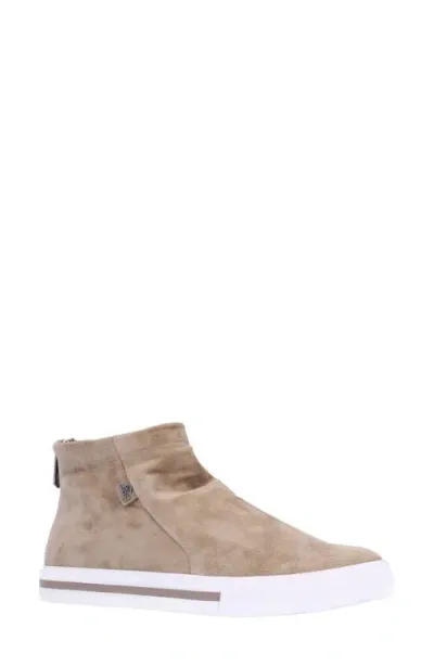 L'amour Des Pieds Kaila Bootie In Taupe