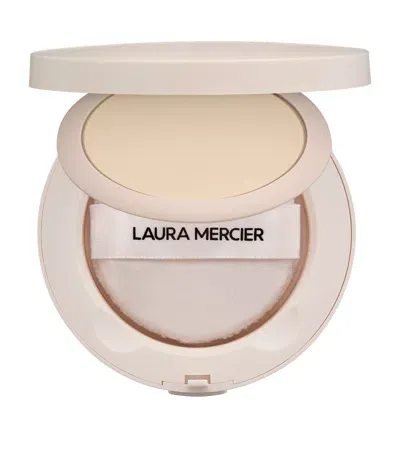 Laura Mercier Ultra Blur Pressed Setting Powder In White