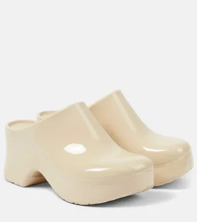 Loewe + Paula's Ibiza Glossed-rubber Mules In Beige