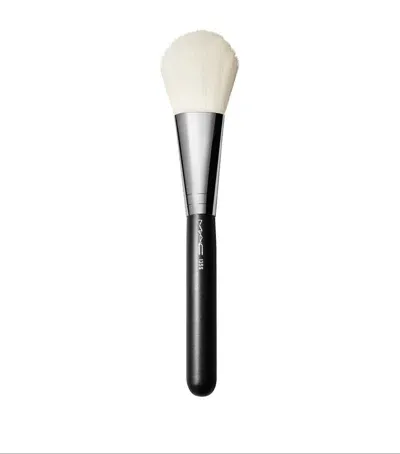 Mac 135s Flat Powder Brush In White