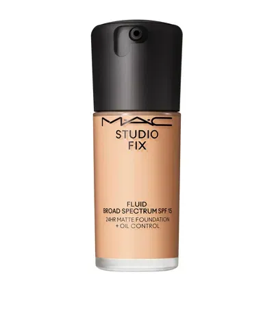 Mac Studio Fix Foundation Spf15 In White