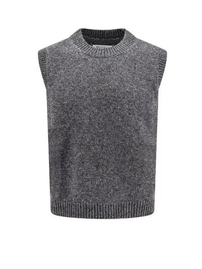 Maison Margiela Shetland Crewneck Knitted Vest In Grey