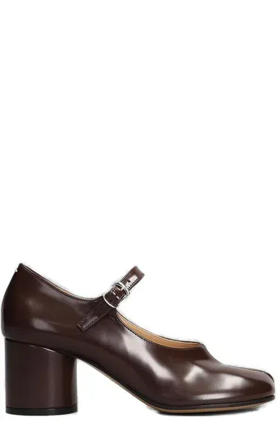 Maison Margiela Tabi Buckle In Brown