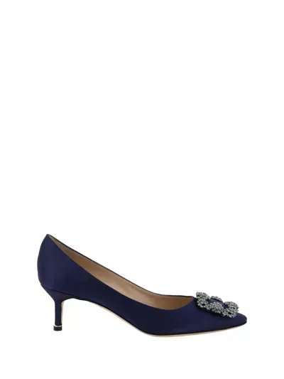 Manolo Blahnik Hangisi Pumps In Navy