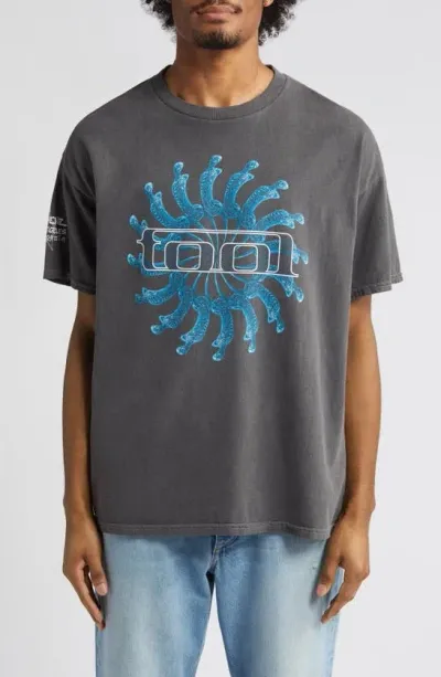 Merch Traffic Tool Blue Swirl Cotton Graphic T-shirt In Black Pigment Wash