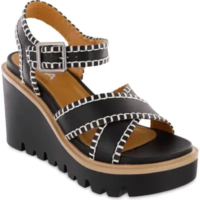 Mia Cienna Wedge Sandal In Black