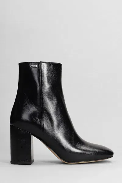 Michael Kors Perla 90mm Logo-plaque Boots In Black