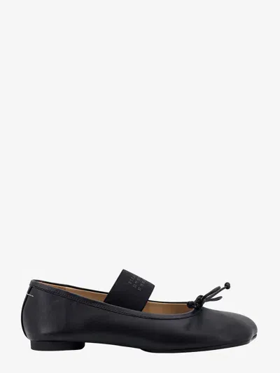 Mm6 Maison Margiela Flat Shoes In Black