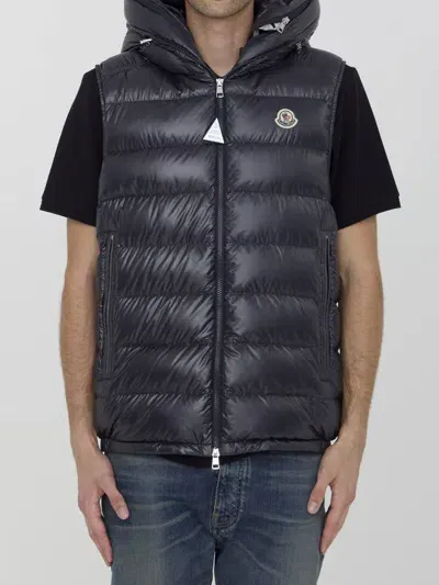 Moncler Barant Tech Down Vest In Blue