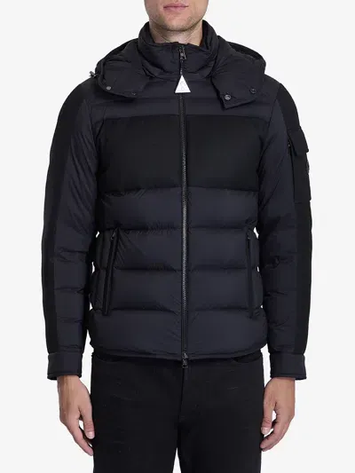 Moncler Barbustel Short Down Jacket In Black