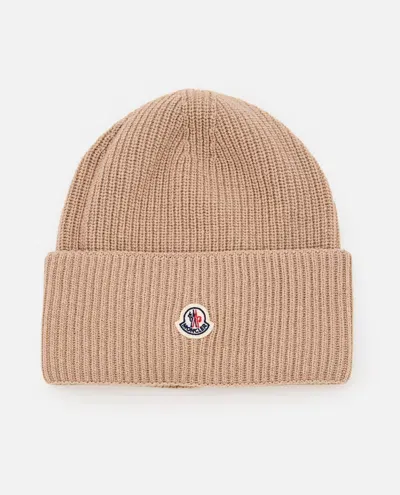 Moncler Tricot Virgin Wool Beanie In Beige