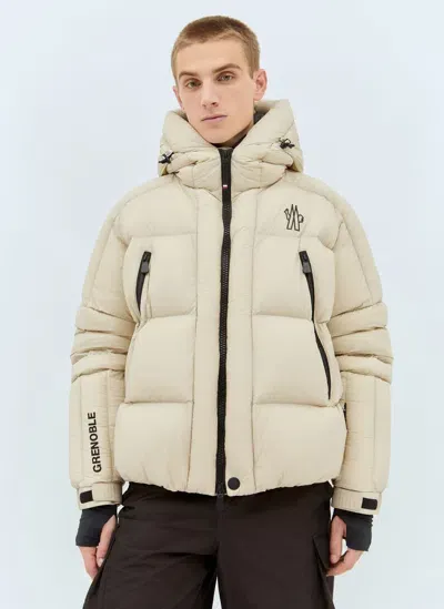 Moncler Cherferie Short Down Jacket In Cream