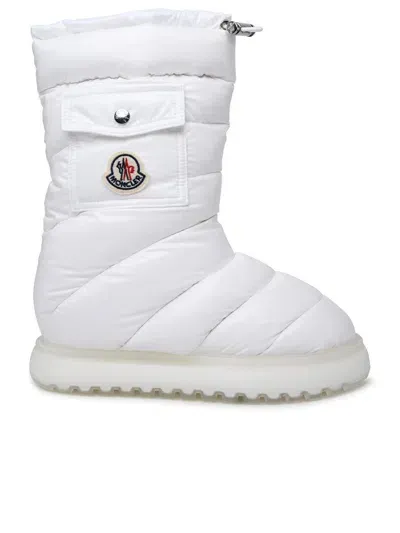 Moncler Gaia Pocket Quilted Down Snow Boots In White