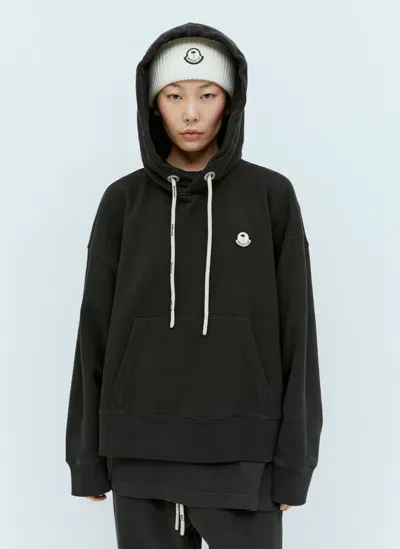 Moncler Genius Logo Patch Hooded Sweatshirt In Black